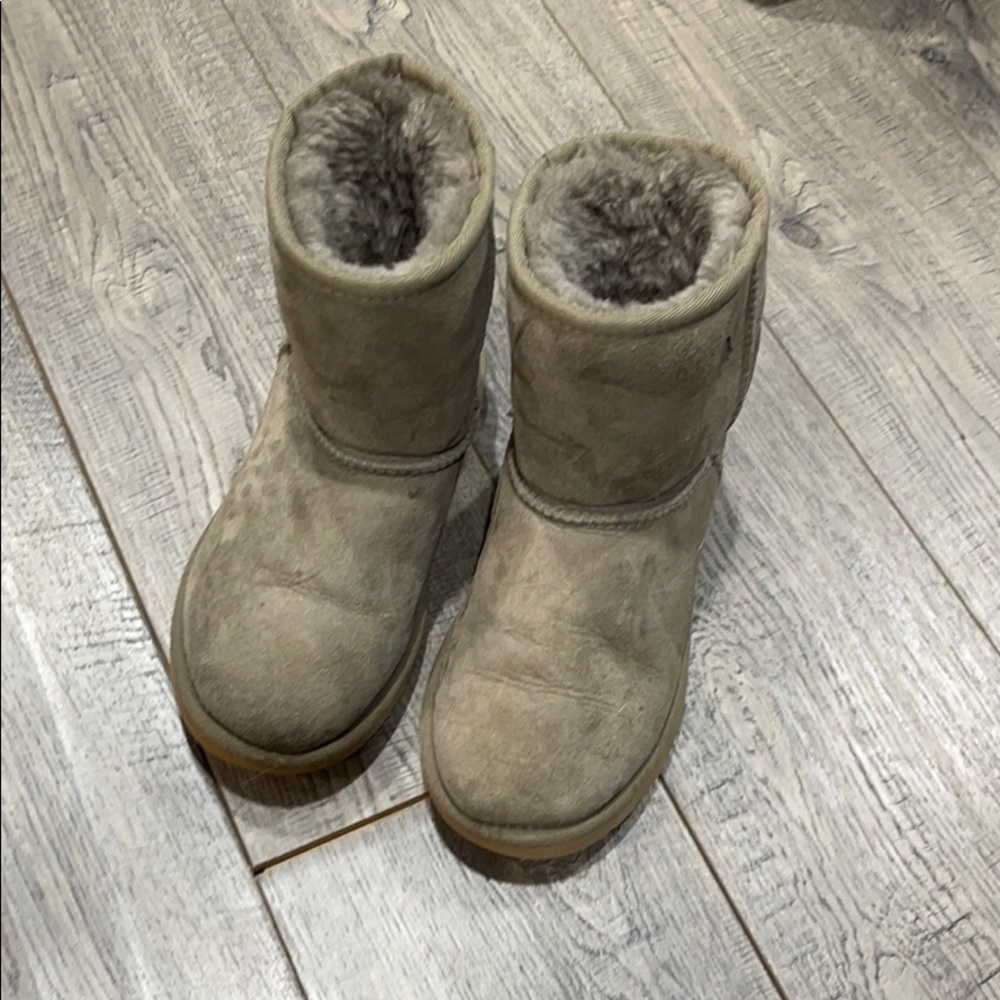 Girls UGGs boots. Size 1